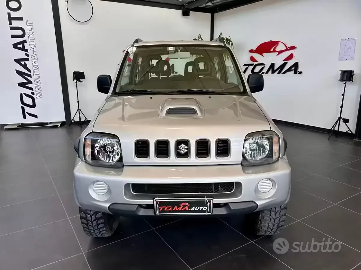 Usata Suzuki Jimny 65 CV (47 kW) 2005 Grigio SUV