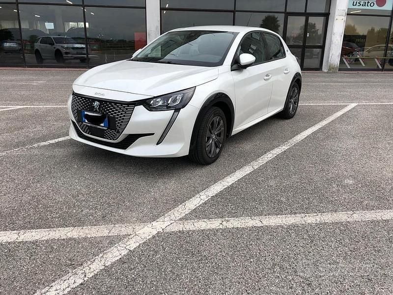 Usata Peugeot e-208 100 kW (136 CV) 2020 Bianco Utilitaria