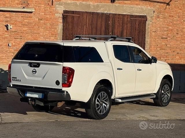Käytetty Nissan Navara Tekna 190 HP (139 kW) 2016 Valkoinen Nouto