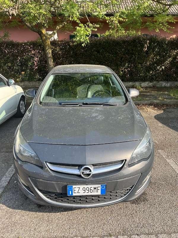 Usata Opel Astra Cosmo 140 CV (102 kW) 2015 Berlina