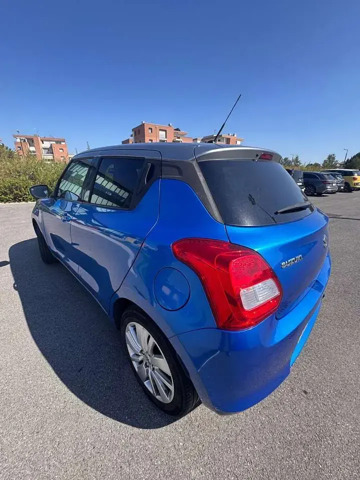 Usata Suzuki Swift Cool 90 CV (66 kW) 2018 Blu/azzurro Utilitaria