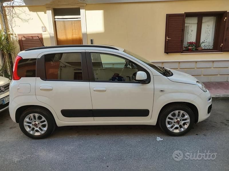 Usata Fiat Panda Lounge 69 CV (50 kW) 2019 Bianco Utilitaria