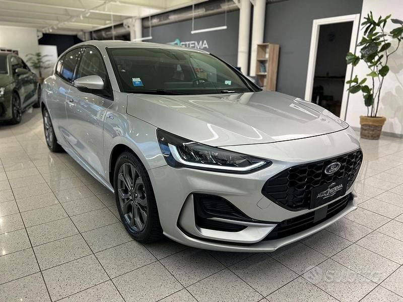 Usata Ford Focus ST-Line 116 CV (85 kW) 2025 Grigio metallizzato Berlina