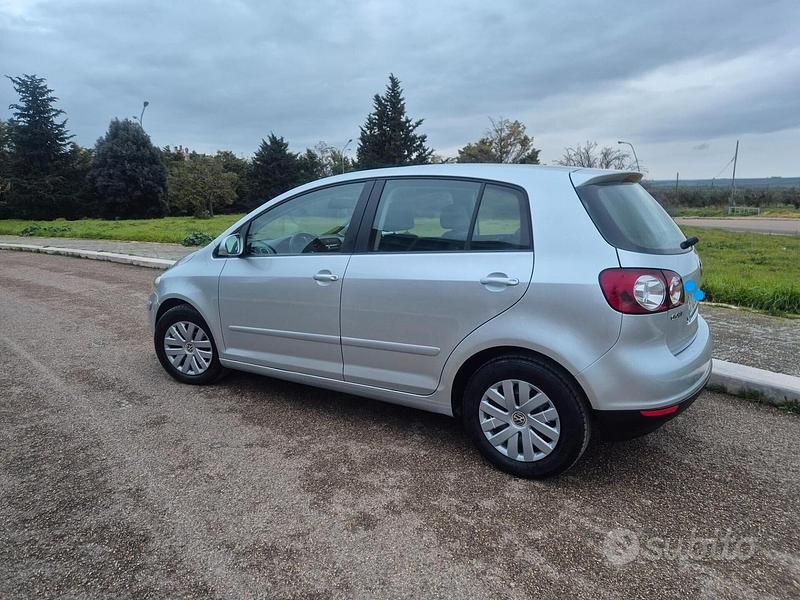 Usata VW Golf IV 105 CV (77 kW) 2006 Argento Berlina
