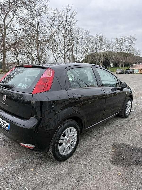 Usata Fiat Grande Punto 77 CV (56 kW) 2016 Nero Utilitaria