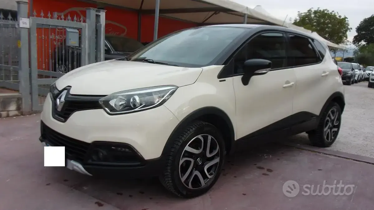 Usata Renault Captur Intens 90 CV (66 kW) 2017 Beige SUV
