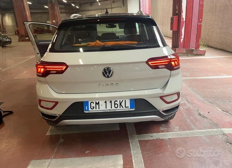 Usata VW T-Roc Style 110 CV (80 kW) 2023 Beige SUV