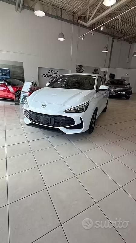 Nuova MG HS 2025 SUV