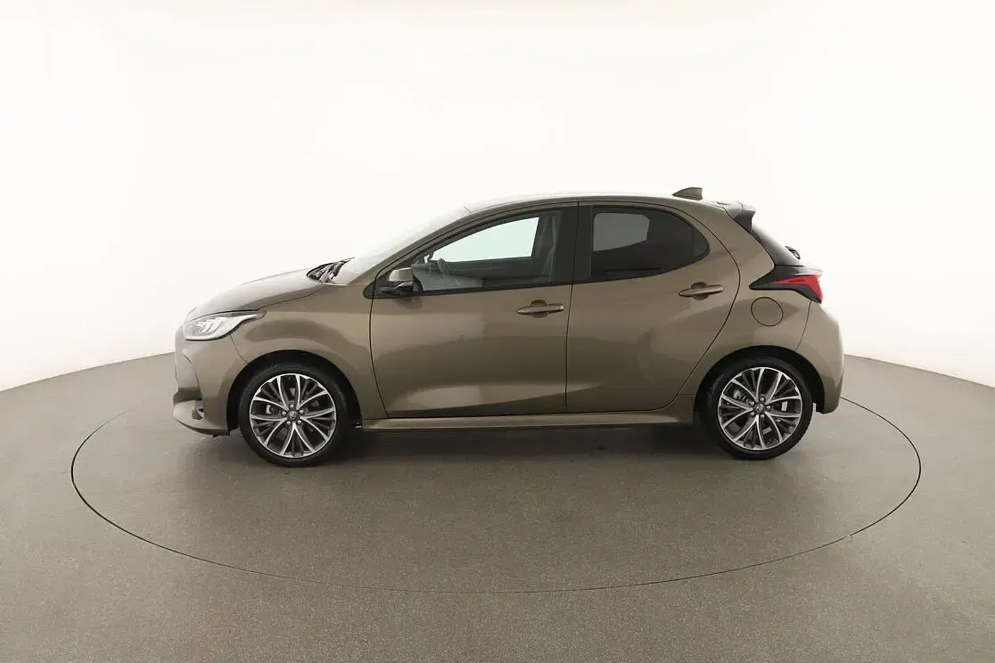 Usata Toyota Yaris Lounge 131 CV (96 kW) 2024 Oro Utilitaria
