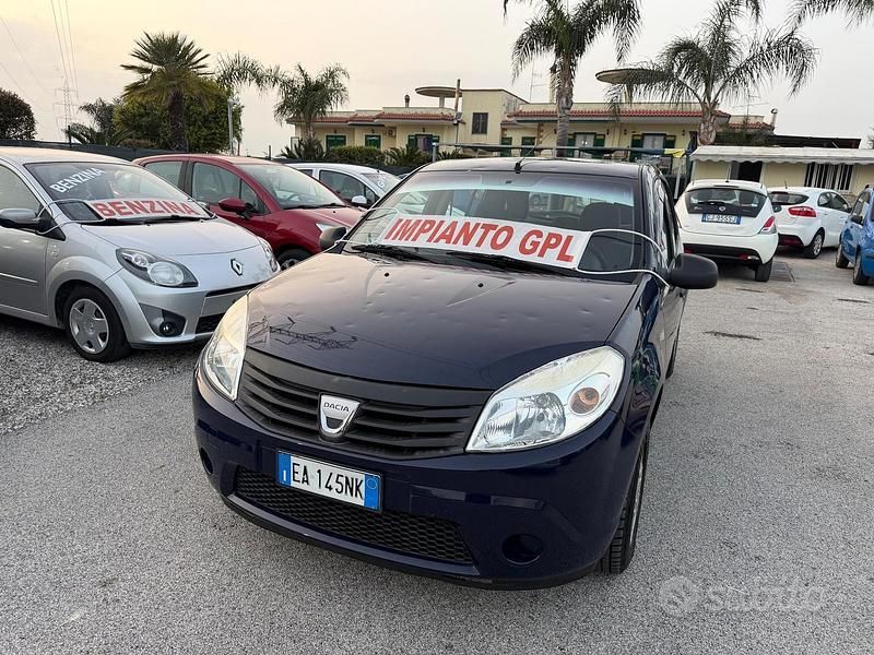 Usata Dacia Sandero 72 CV (52 kW) 2010 Blu Berlina