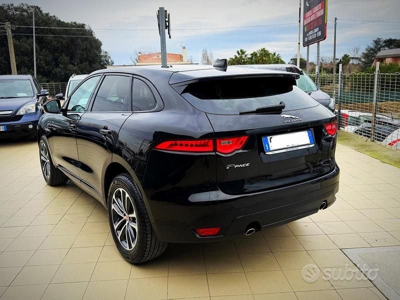 Usata Jaguar F-Pace Chequered Flag 250 CV (183 kW) 2020 Nero SUV