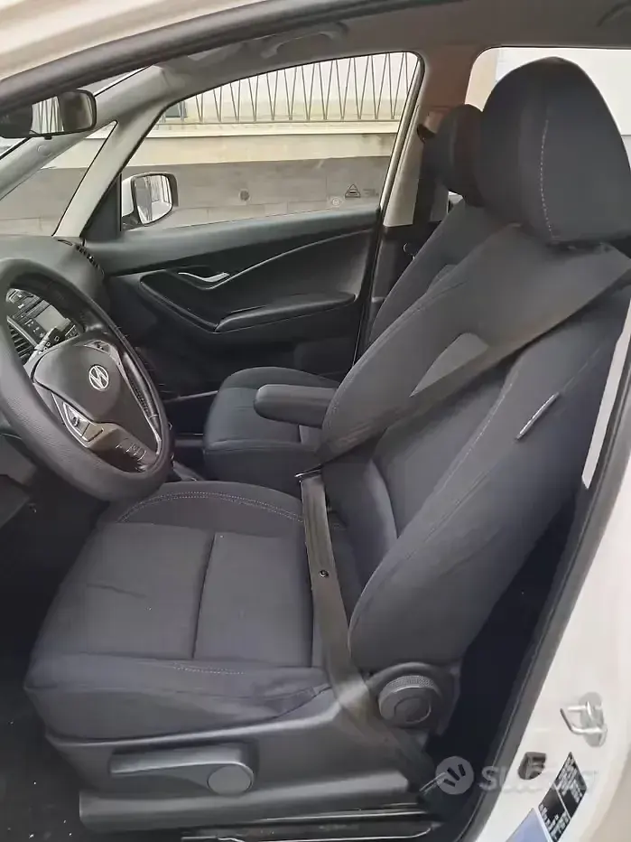 Usata Hyundai ix20 77 CV (56 kW) 2012 Bianco Utilitaria