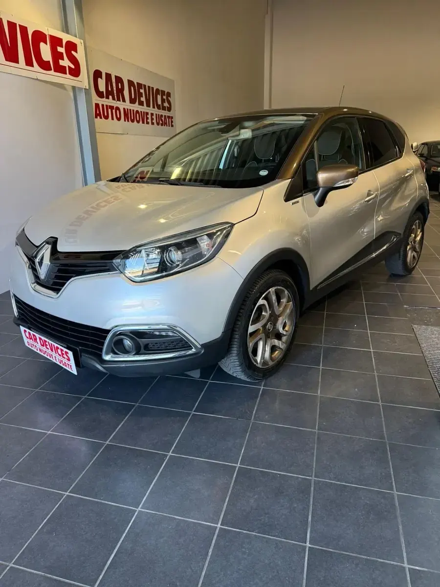 Usata Renault Captur 90 CV (66 kW) 2016 Argento SUV