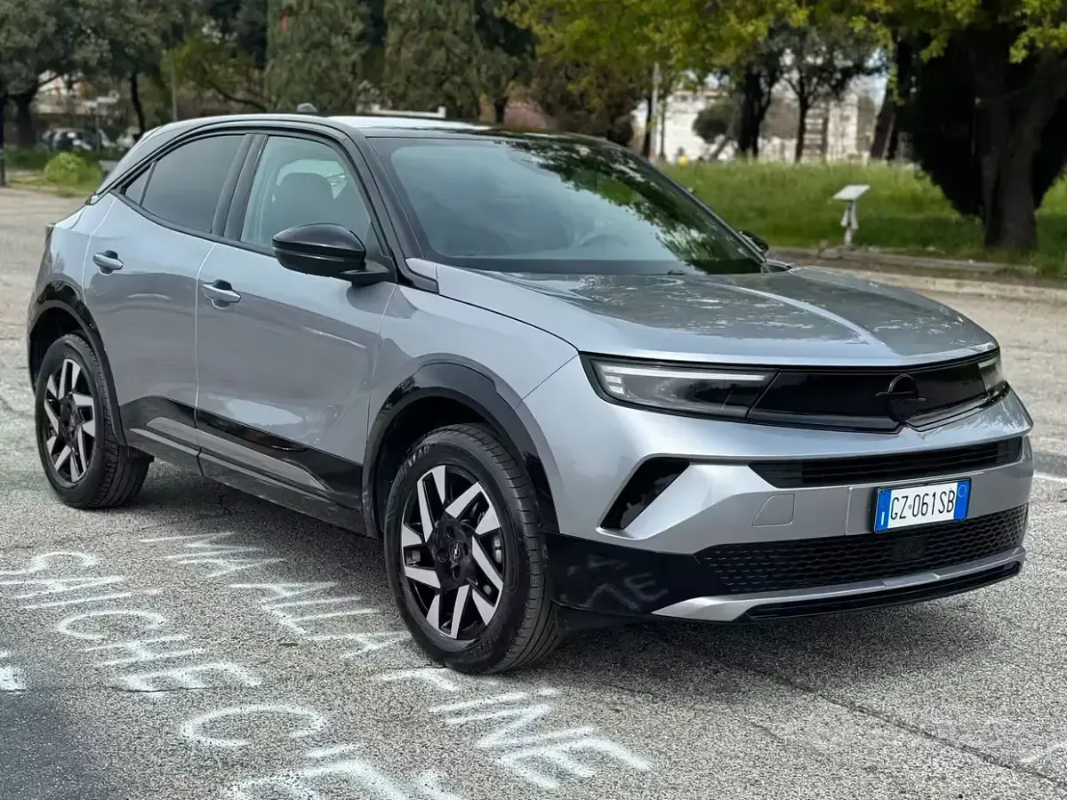 Usata Opel Mokka GS Line 131 CV (96 kW) 2025 Grigio SUV