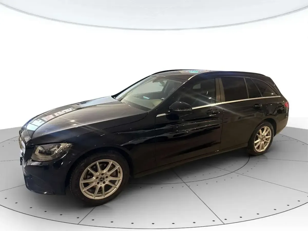 Usata Mercedes C180 116 CV (85 kW) 2018 Nero Station wagon