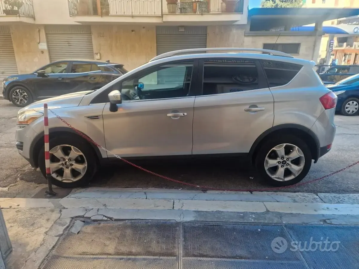 Usata Ford Kuga Titanium 136 CV (100 kW) 2009 Grigio SUV