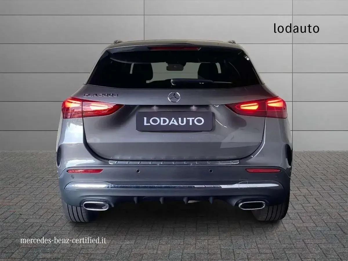 Usata Mercedes GLA200 AMG line 150 CV (110 kW) 2025 Grigio SUV