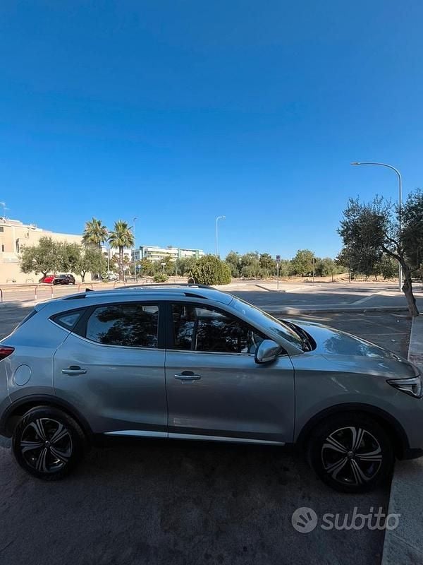 Usata MG ZS Comfort 106 CV (77 kW) 2024 Grigio Berlina