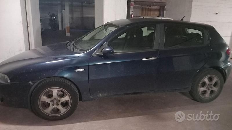 Usata Alfa Romeo 147 150 CV (110 kW) 2007 Blu Utilitaria