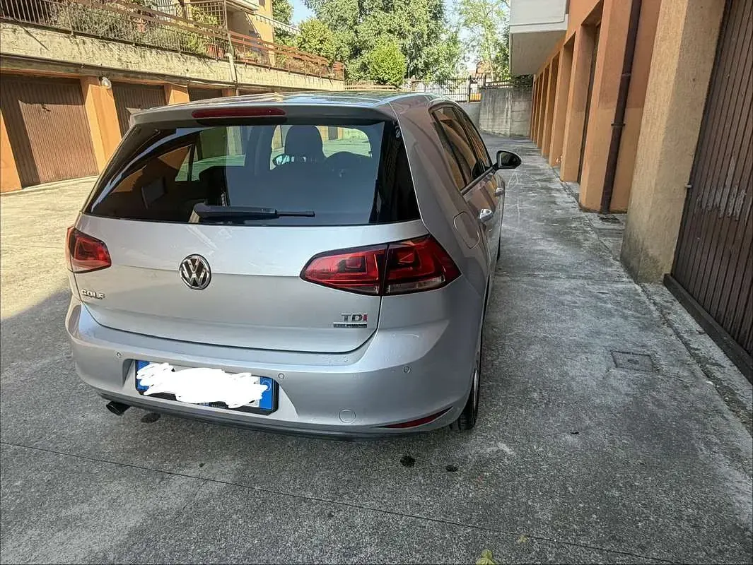 Usata VW Golf VII Highline 105 CV (77 kW) 2013 Argento Berlina
