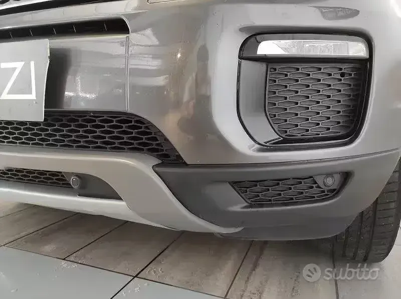 Usata Land Rover Range Rover evoque HSE Dynamic 150 CV (110 kW) 2018 Grigio SUV