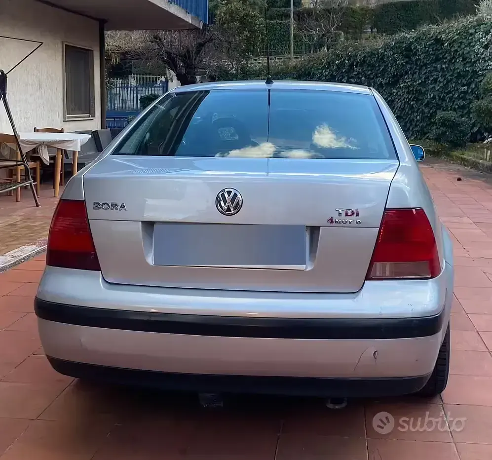Usata VW Bora 116 CV (85 kW) 2001 Grigio Berlina