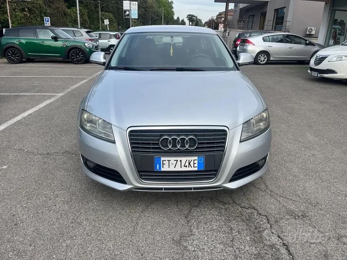 Usado Audi A3 Ambiente 90 CV (66 kW) 2010 Gris Utilitario