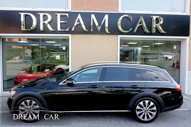Usata Mercedes E350 258 CV (189 kW) 2018 Nero metallizzato Station wagon