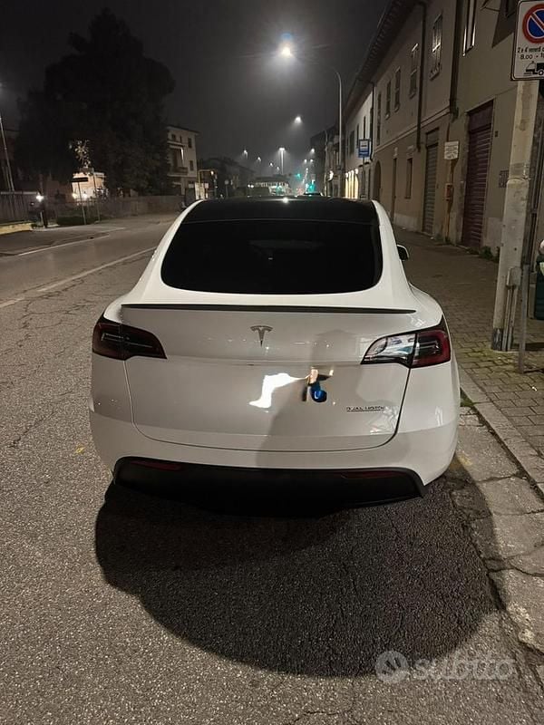 Usata Tesla Model Y Performance 392 kW (534 CV) 2023 Bianco SUV