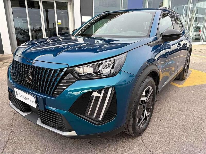 Usata Peugeot 2008 Allure 102 CV (75 kW) 2025 Blu/azzurro SUV