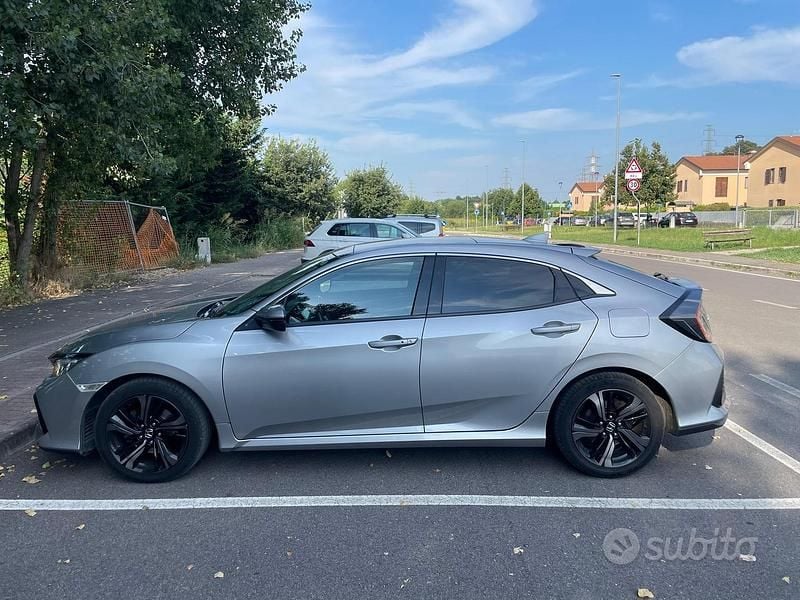 Usata Honda Civic Executive 120 CV (88 kW) 2019 Grigio Berlina