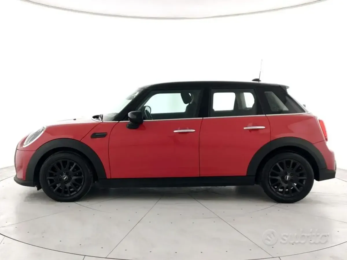 Usata Mini Cooper Classic 136 CV (100 kW) 2024 Chili red Utilitaria