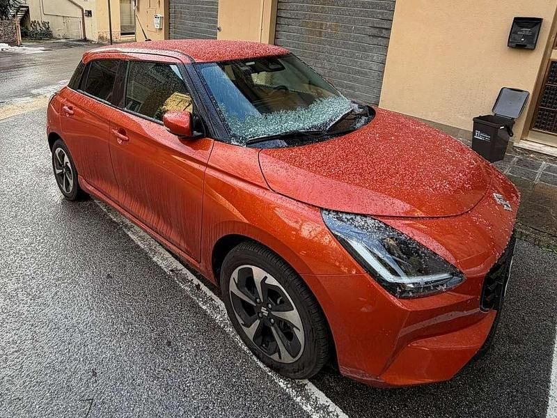Usata Suzuki Swift 83 CV (61 kW) 2025 Arancione Berlina