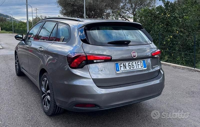 Usata Fiat Tipo Lounge 120 CV (88 kW) 2017 Grigio Station wagon