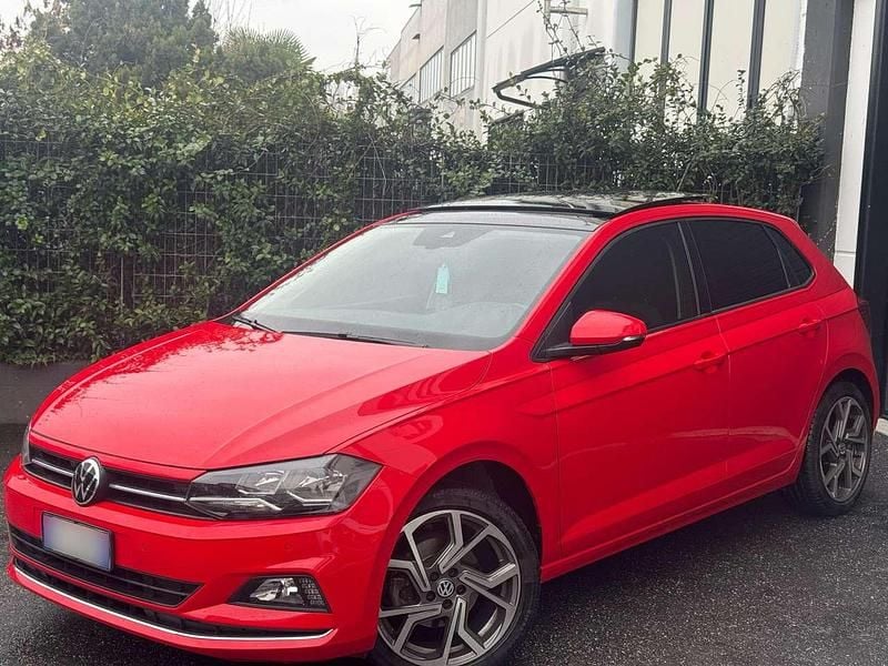 Rosso Usata 2021 VW Polo Highline Tre volumi | 16.990 € (Buon prezzo) - Immagine 1/4
