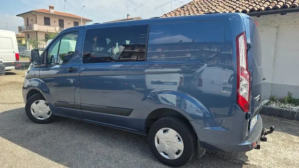 Usata Ford Transit Custom Trend 131 CV (96 kW) 2022 Blu / metallizzato Berlina