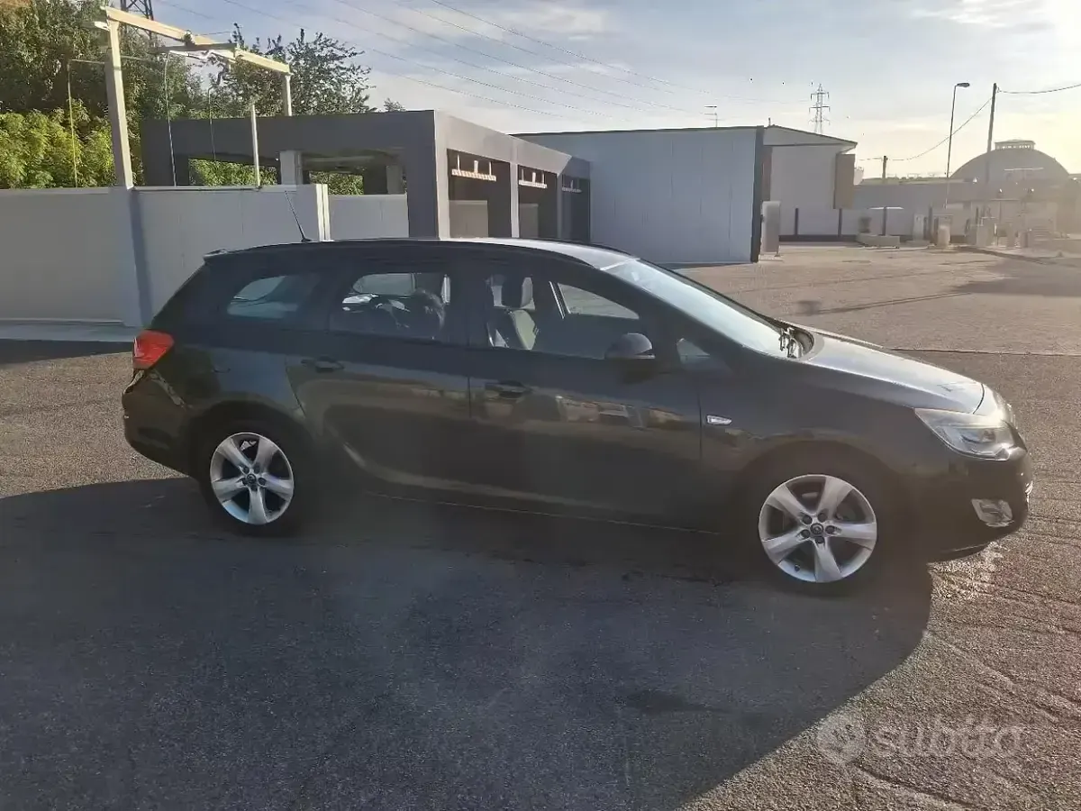 Occasion Opel Astra 140 ch (102 kW) 2012 Noir Break