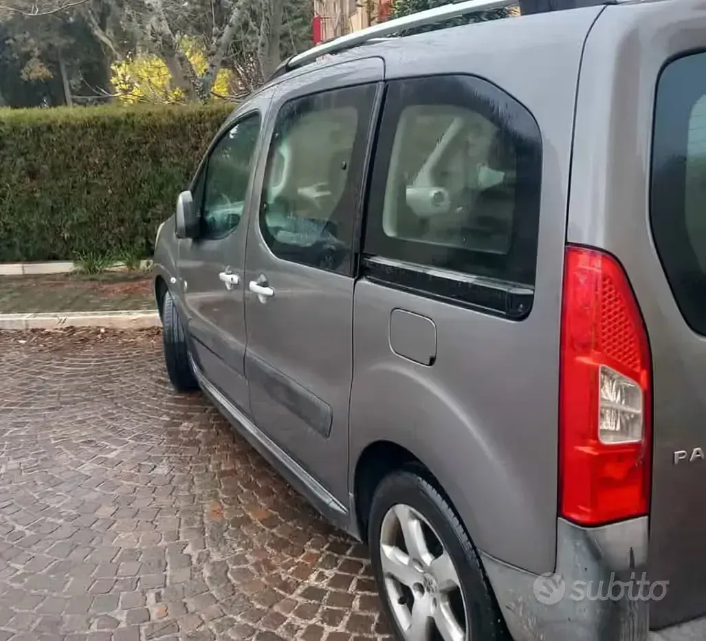 Usata Peugeot Partner 109 CV (80 kW) 2010 Grigio Monovolume