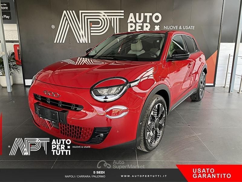Usata Fiat 600 La Prima 110 CV (80 kW) 2024 Rosso SUV