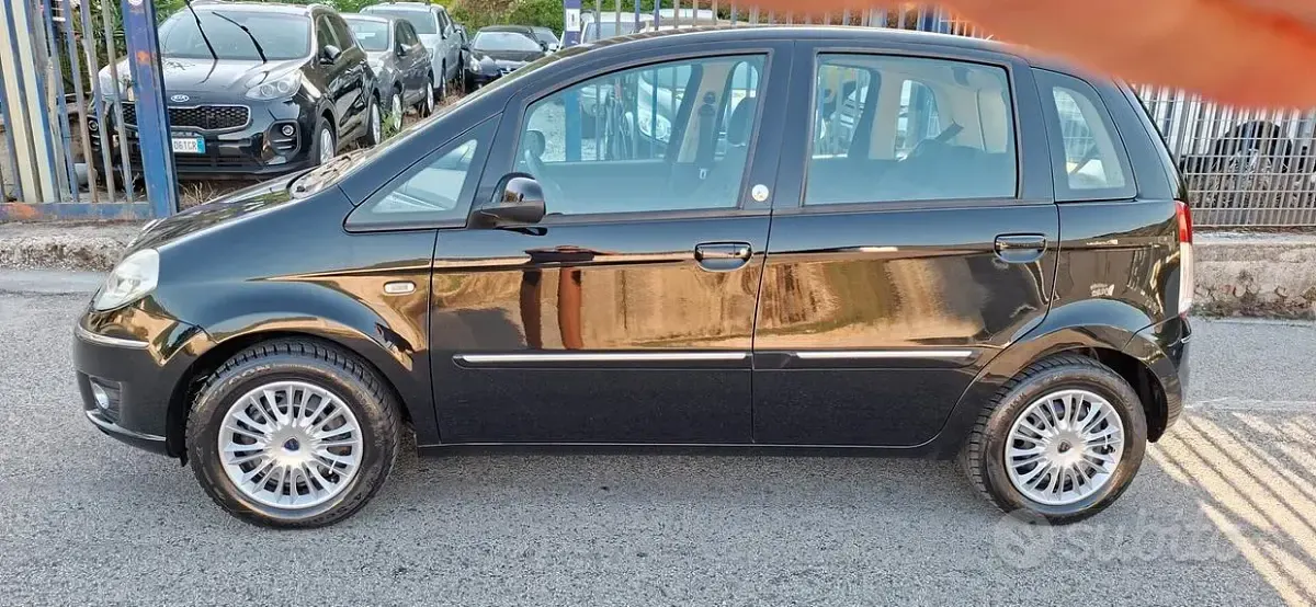Usata Lancia Musa 77 CV (56 kW) 2009 Nero Monovolume