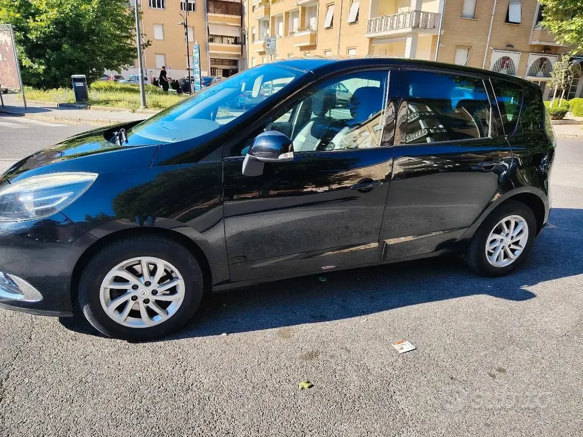 Usata Renault Scenic E-Tech XMOD 110 CV (80 kW) 2014 Nero Monovolume