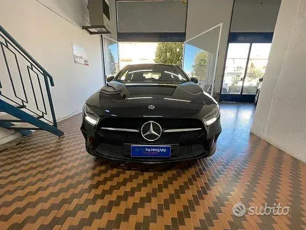 Usata Mercedes A180 116 CV (85 kW) 2019 Nero Berlina