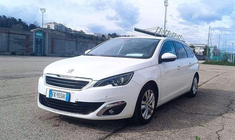 Usata Peugeot 308 120 CV (88 kW) 2017 Station wagon