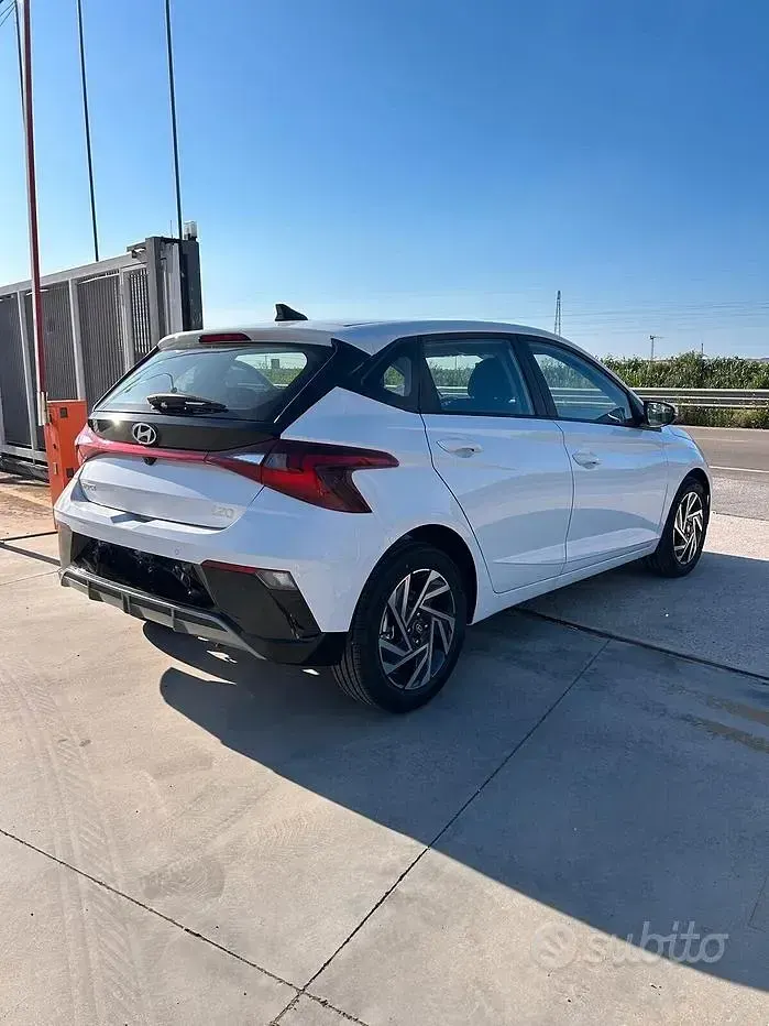 Nuova Hyundai i20 100 CV (73 kW) 2026 Bianco Utilitaria