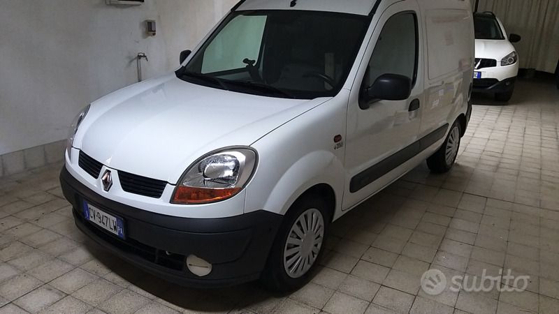 Bianco Usata 2005 Renault Kangoo Monovolume | 4000 € (Molto cara) - Immagine 1/4