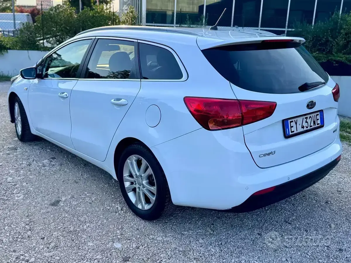 Usata Kia Ceed Sportswagon 110 CV (80 kW) 2015 Bianco Station wagon