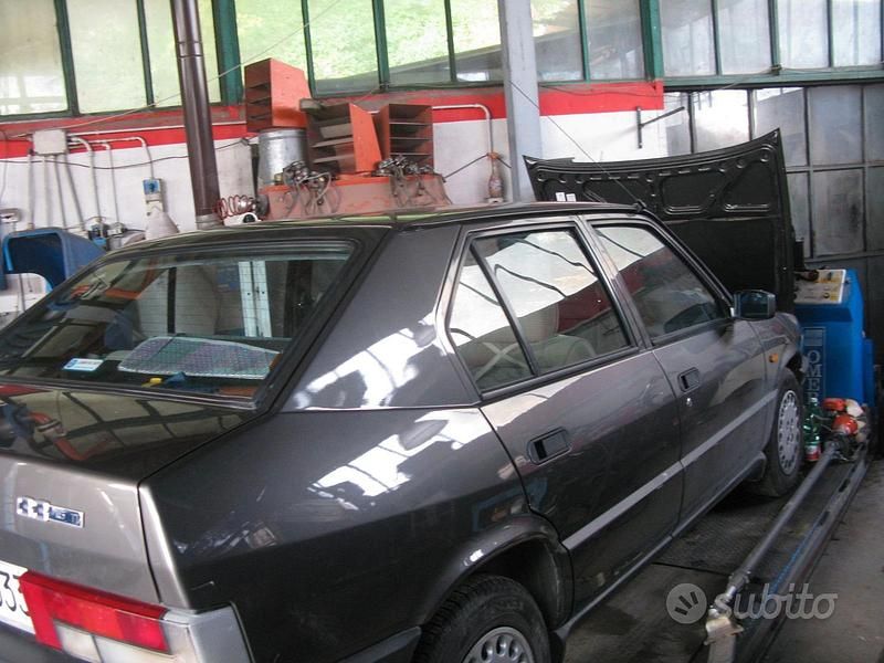 Usata Alfa Romeo 33 Ti 1987 Grigio Berlina