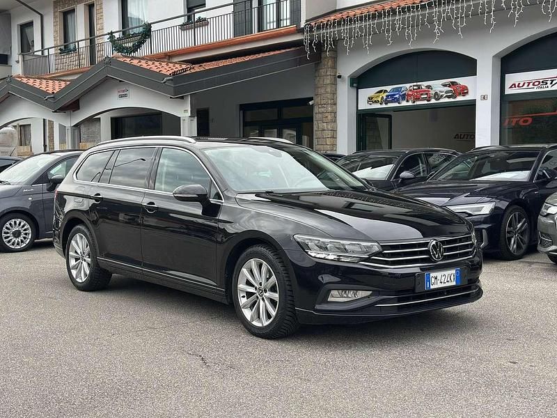 Nero Usata 2022 VW Passat Executive Station wagon | 19.900 € (Buon prezzo) - Immagine 1/4