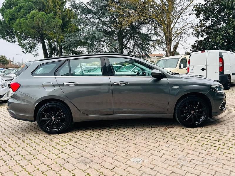 Usata Fiat Tipo Lounge 120 CV (88 kW) 2017 Grigio Station wagon