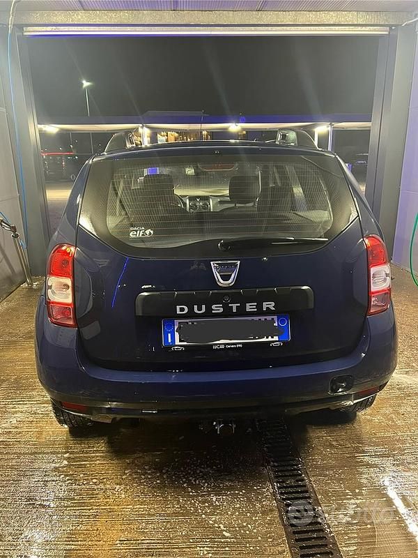 Usata Dacia Duster Lauréate 105 CV (77 kW) 2014 Blu SUV